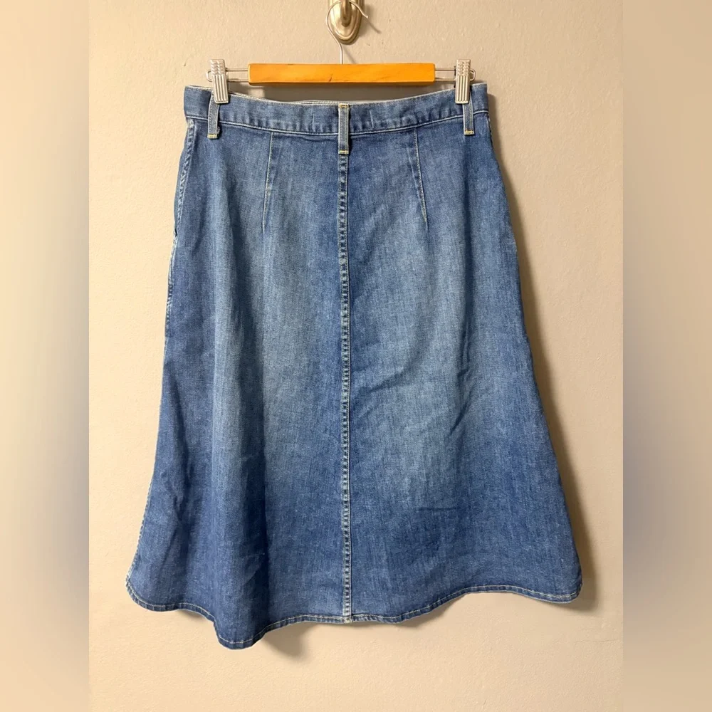 NWOT AMO the Marie Wrap Skirt Denim Midi in Wistful Wash. Size Small